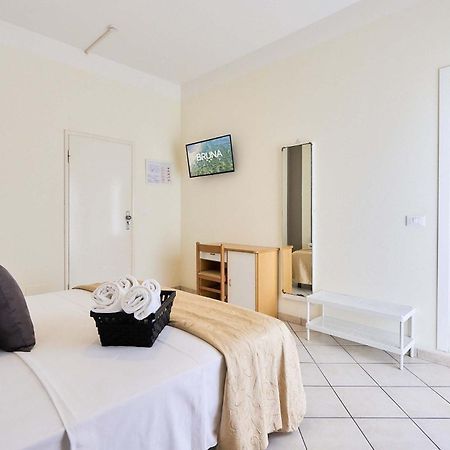 Hotel Bruna B&B ミラノ・マリッティマ エクステリア 写真
