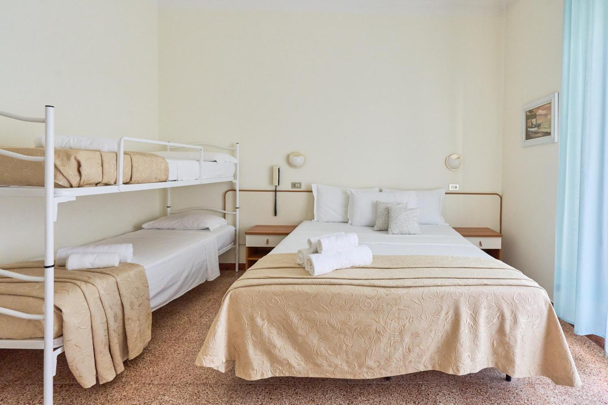 Hotel Bruna B&B ミラノ・マリッティマ エクステリア 写真