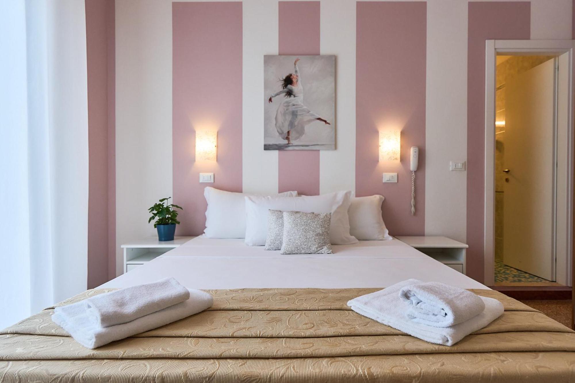 Hotel Bruna B&B ミラノ・マリッティマ エクステリア 写真