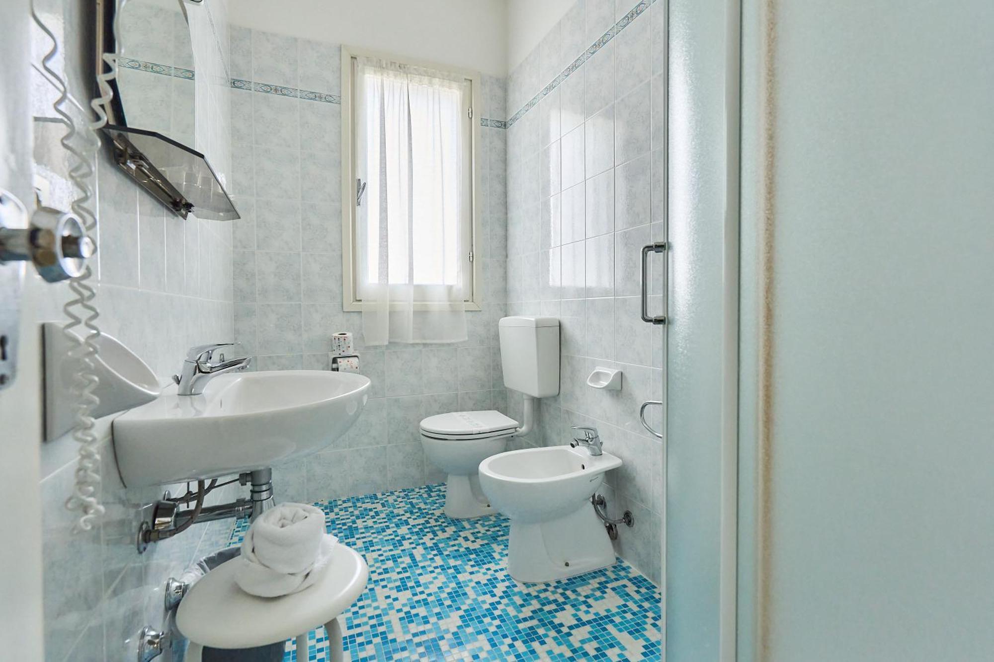 Hotel Bruna B&B ミラノ・マリッティマ エクステリア 写真