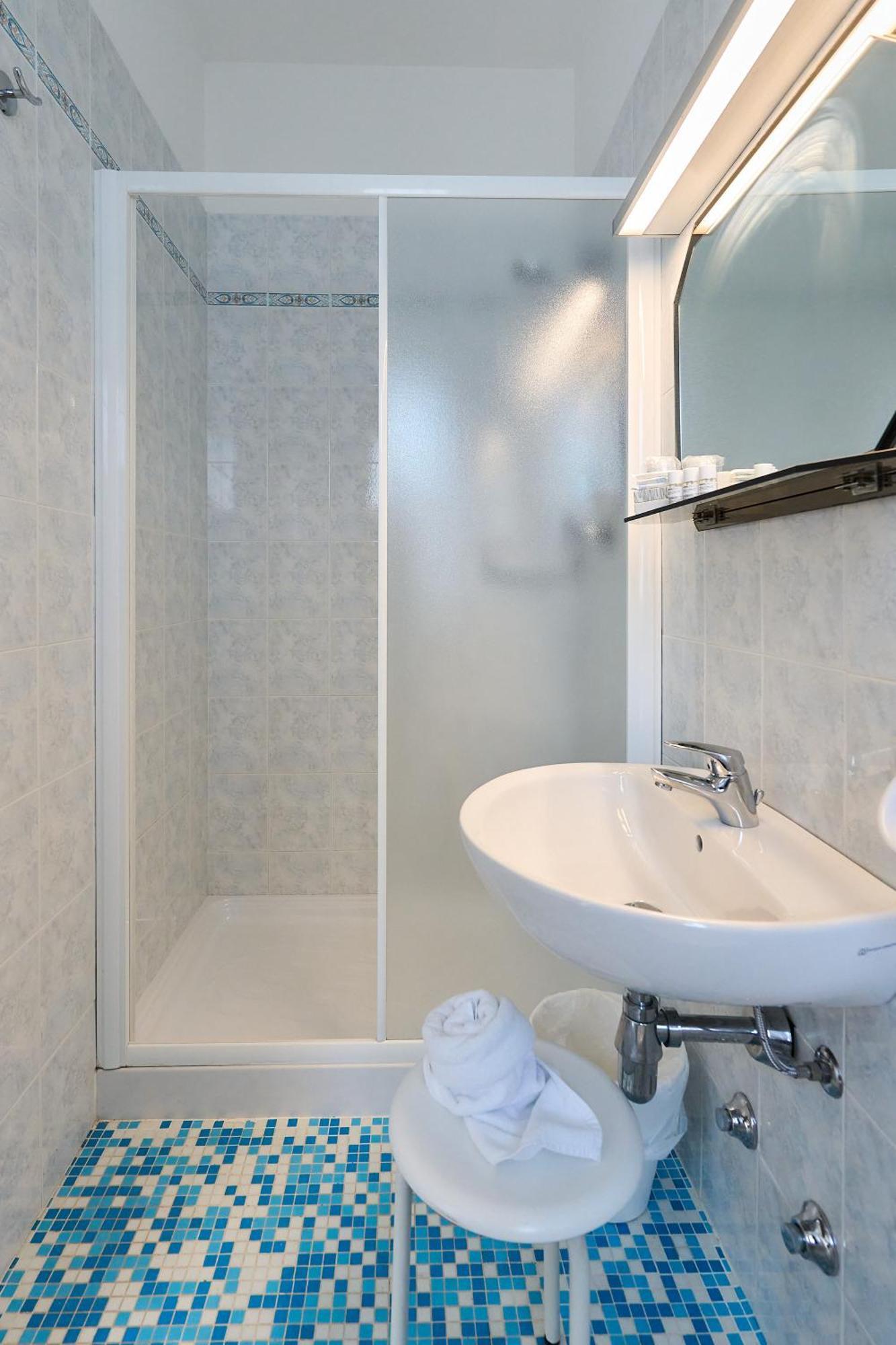 Hotel Bruna B&B ミラノ・マリッティマ エクステリア 写真