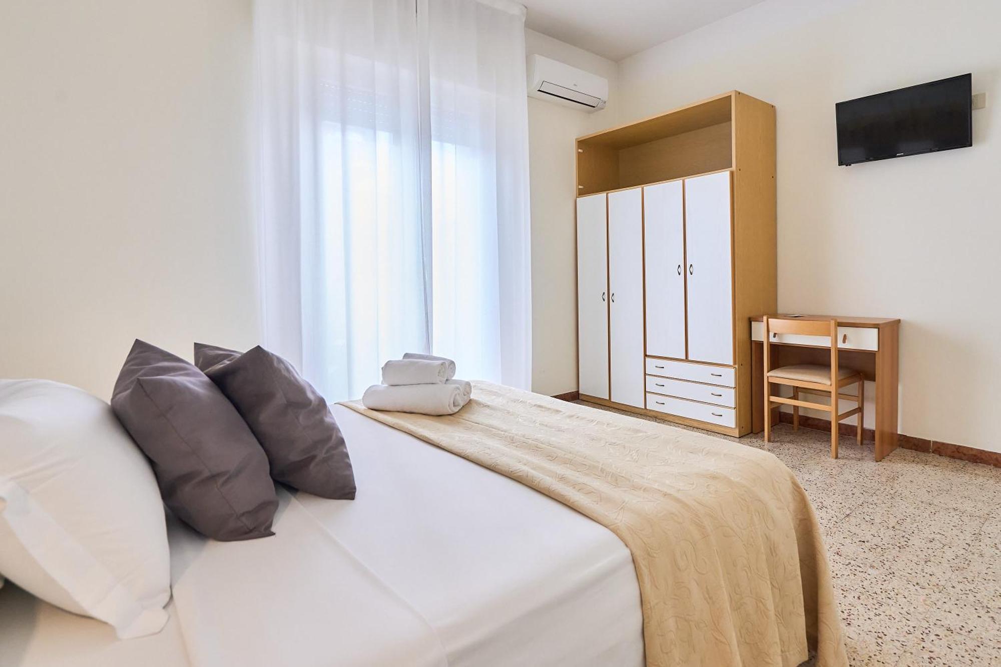 Hotel Bruna B&B ミラノ・マリッティマ エクステリア 写真