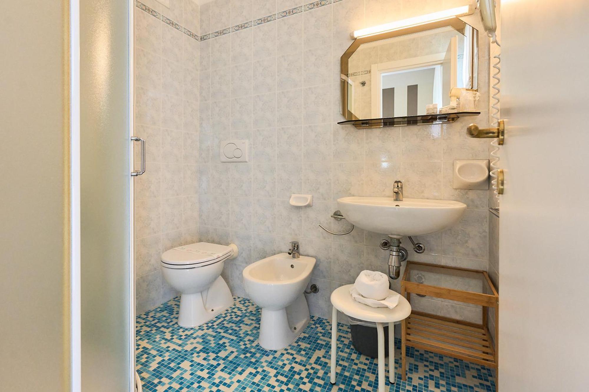 Hotel Bruna B&B ミラノ・マリッティマ エクステリア 写真