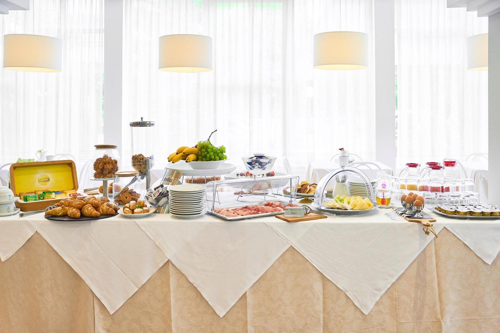 Hotel Bruna B&B ミラノ・マリッティマ エクステリア 写真