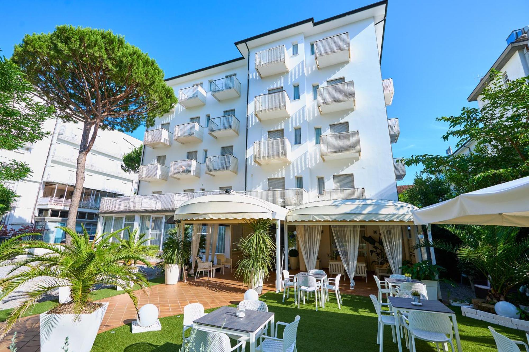 Hotel Bruna B&B ミラノ・マリッティマ エクステリア 写真