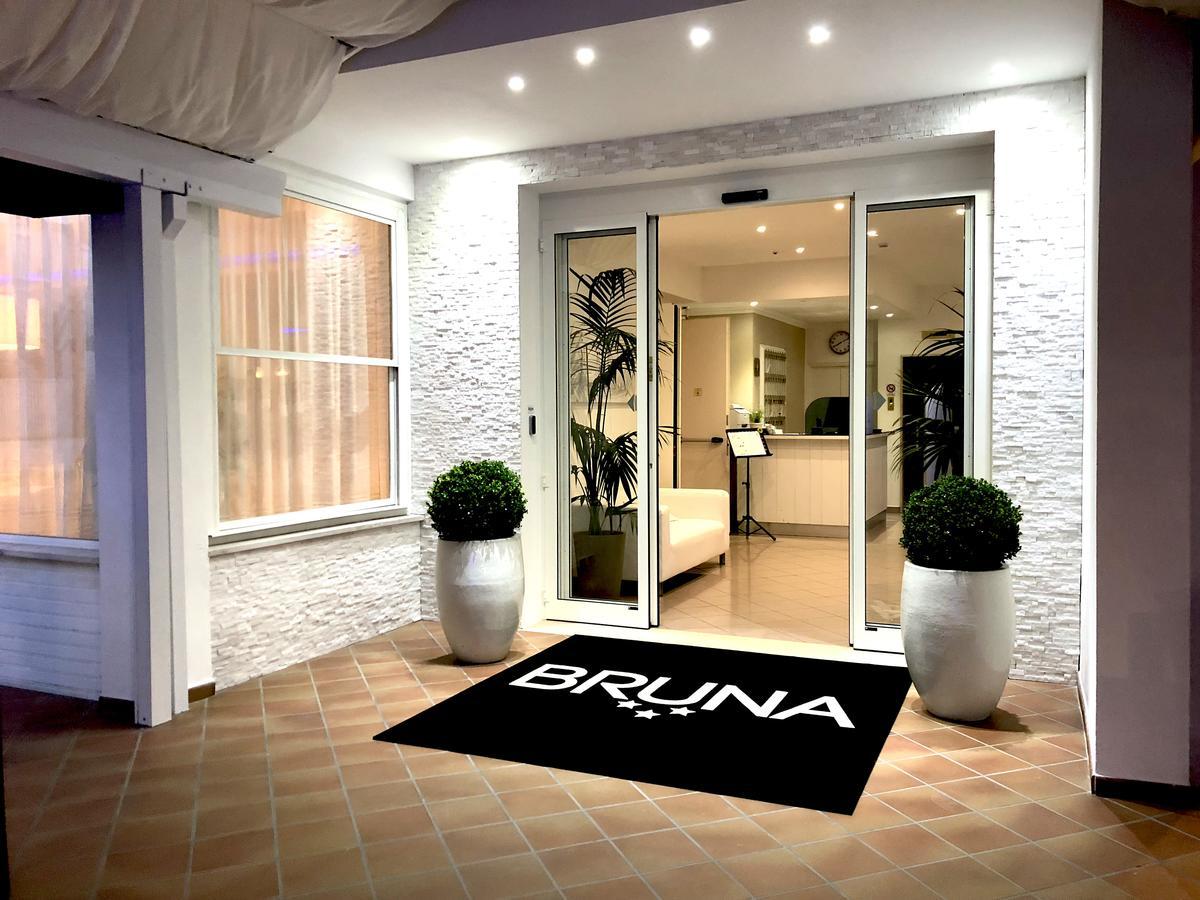 Hotel Bruna B&B ミラノ・マリッティマ エクステリア 写真