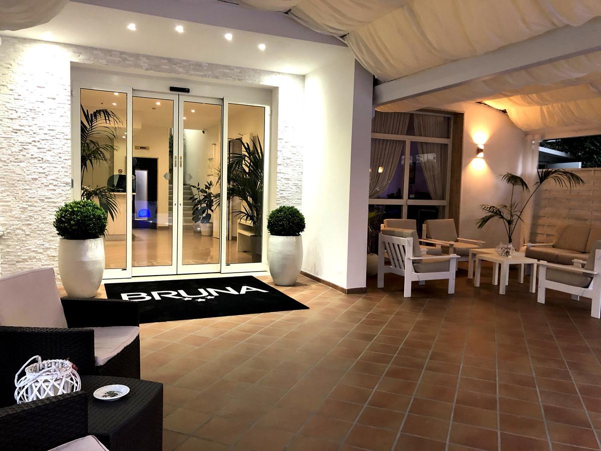 Hotel Bruna B&B ミラノ・マリッティマ エクステリア 写真