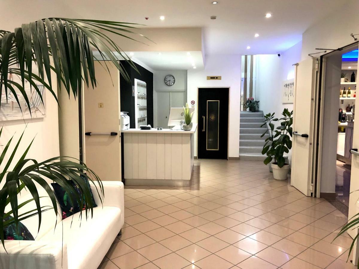 Hotel Bruna B&B ミラノ・マリッティマ エクステリア 写真